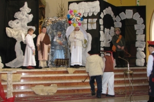 Inscenizacja Narodzenia Pańskiego w wykonaniu uczniów S.P. w Ujsołach - zdjęcie15