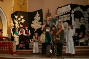 Inscenizacja Narodzenia Pańskiego w wykonaniu uczniów S.P. w Ujsołach - zdjęcie5