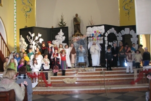 Inscenizacja Narodzenia Pańskiego w wykonaniu uczniów S.P. w Ujsołach - zdjęcie1