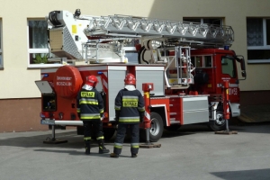 Ćwiczenia strażackie w Gimnazjum w Ujsołach - zdjęcie43