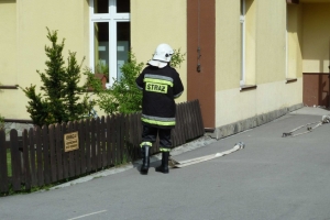 Ćwiczenia strażackie w Gimnazjum w Ujsołach - zdjęcie48