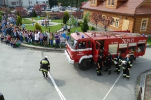 Ćwiczenia strażackie w Gimnazjum w Ujsołach - zdjęcie49