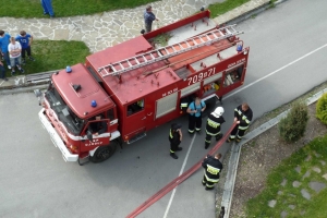 Ćwiczenia strażackie w Gimnazjum w Ujsołach - zdjęcie52